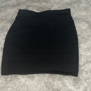 EUC Stretchy black skirt